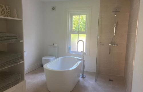 West View, Lakeside, Newby Bridge, 2 mins walk to Lake Windermere, Delightful property with Hot Tub - Foto 11