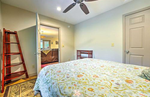 Pisgah Forest Farm Home: Outdoor Pool & Games - Foto 18