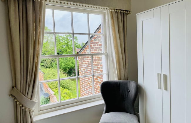 Dolls House - Luxury Townhouse - From 400 Per Night - Photo 44