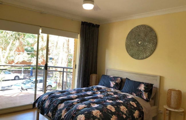 Escape to Strathfield for 8 guests - Photo 2