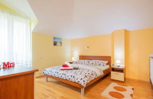 Holiday Home Villa Mile mit beheiztem Pool- Grill und Terrasse by Interhome - Foto 17