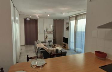 Essential Near stadium Air conditioning et Private parking - Foto 12