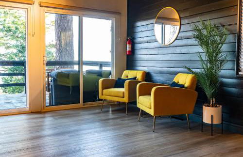 Updated Mountain Cabin Retreat with 180 views off Deck and Balcony - Foto 27