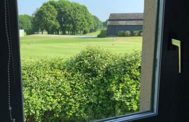 Cottage YVEL au Pied du lac au Duc, son Golf et sa Base Nautique - Foto 13