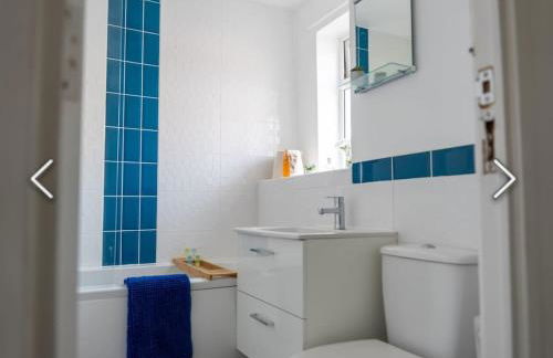 Flamingo Short Lets 4 Bed 4 Bath House Neath Hill - Foto 14