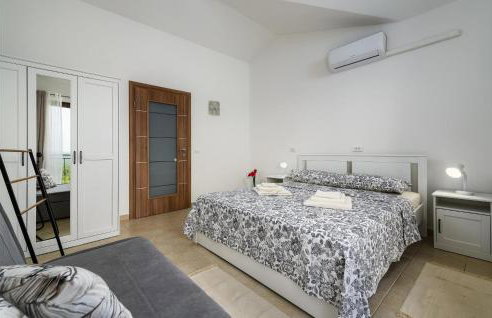 4 Bedroom Gorgeous Home In Nova Vas - Foto 33