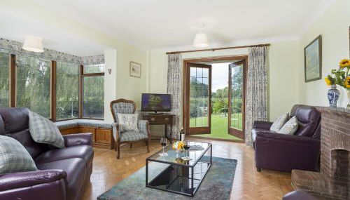 Riverside House - Photo 2