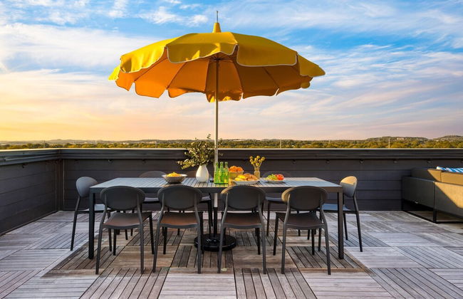 Dual Bachelor Pads w Rooftop Lounge Games Sleeps 26 5 Min to Broadway - Foto 54