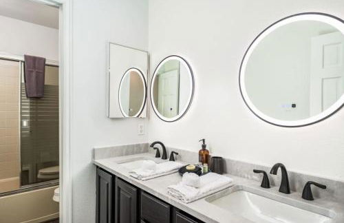 Artist Getaway In Downtown Westminster - Foto 42