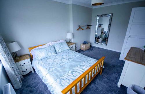 Spacious 4-Bedroom House in Glenboig - Foto 1