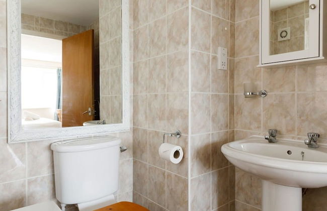 Sunny Seafront Chalet - Sleeps 6 - Photo 60