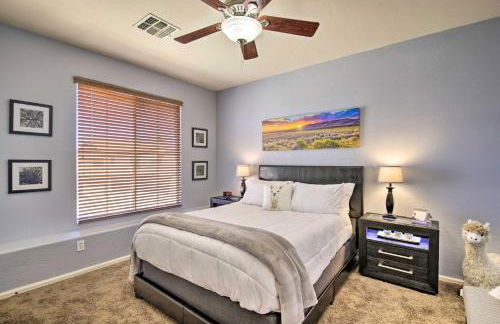 Family Gem in Phoenix with Saltwater Pool and Theater - Foto 31