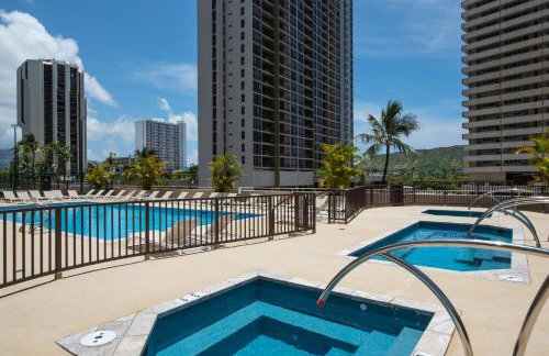 7FL Remodeled, Close to Beach & Dining with Free Parking - Photo 16