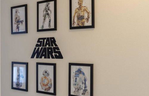 580 - Stunning Renovated Home with Large East Facing Pool Deck Overlooking Preservation Area and Games Room - Foto 8