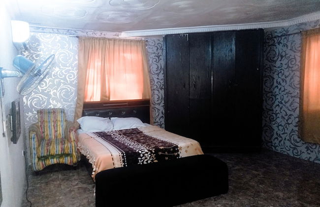 Room in House - Unrivaled Comfort at Val's Residence With King-sized bed - Foto 7