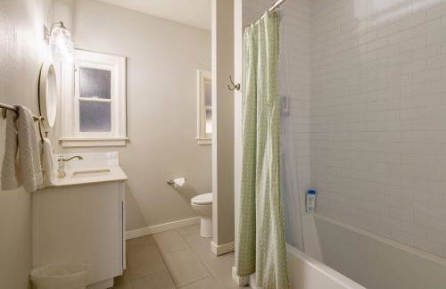 Stay Portland - Well-Preserved Quintessential 1922 Craftsman - Photo 17