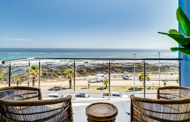 Uninterrupted Ocean Views in Mouille Point Atlantic Vistas - Photo 11