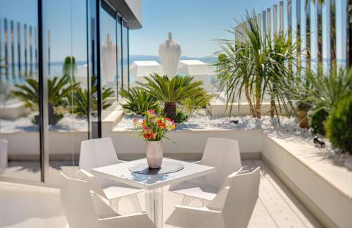 Posh Residence Luxury Suites - Photo 5
