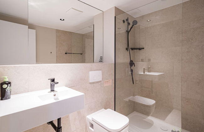 Limehome Saarbrücken Berliner Promenade - Photo 57