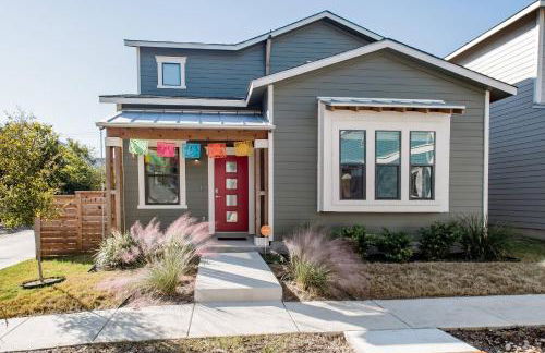 Explore the River Walk from Artsy Designer Retro Chic Home - Foto 41