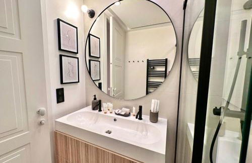 OPERA PROMENADE 4 Renovated 3 Bedrooms Balcony Sea View AC - Foto 14