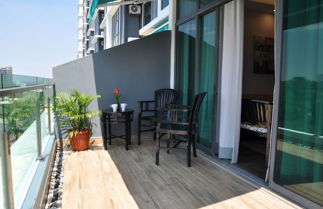 Lawang Suite Apartment With Balcony - Photo 45