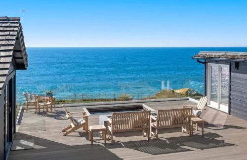 Distinguished Oceanfront Point Estate with Iconic Beach Mountain Vistas - Foto 47