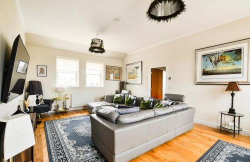 Luxury Seaview Gated Penthouse located near Edinburgh by Urban Haggis Stays - Foto 18