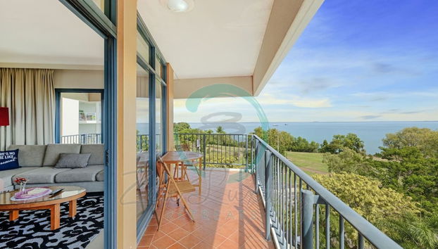 Coastal Elegance Sunset Pool Balcony Dining - Foto 2, Camera