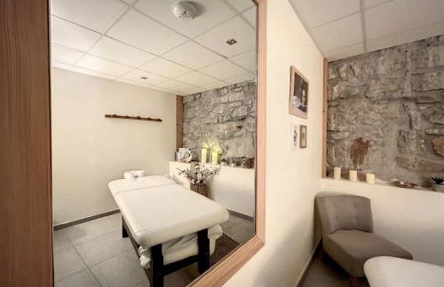 Demi-chalet de luxe avec piscine et vue Mont Blanc - FR-1-560-71 - Photo 29