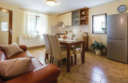 2 Bedroom Amazing Apartment In Kanfanar - Foto 13