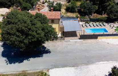 Holiday home in Šušnjevica with swimming pool - Photo 6