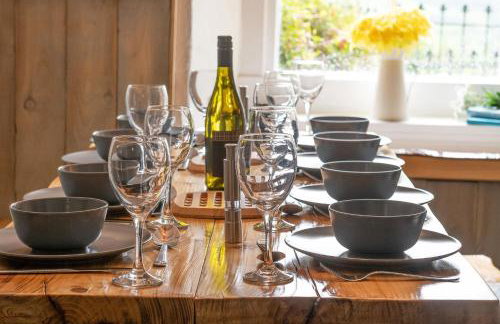 Farmhouse with Log Fire & On-Site Dog Field - Foto 29