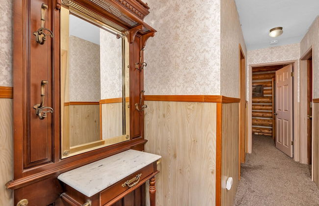 The Log Home Quintessential Log Cabin in Ynp! - Foto 31