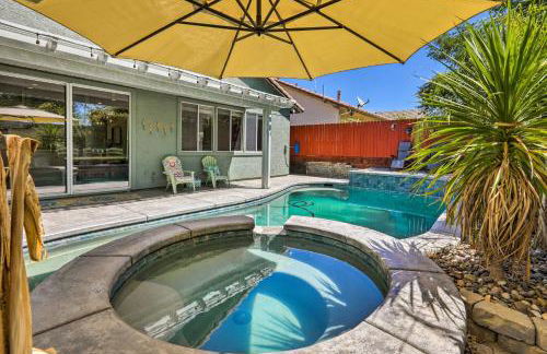 Spacious Folsom Getaway with Pool and Hot Tub! - Foto 34