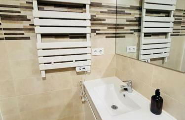 Apto 2 Mario Bros wifi y Netflix - Foto 5