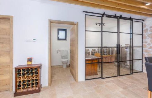 Amazing Home In Jurdani - Foto 36