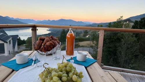 Spacious house with stunning views Puy-Sanières - Photo 1