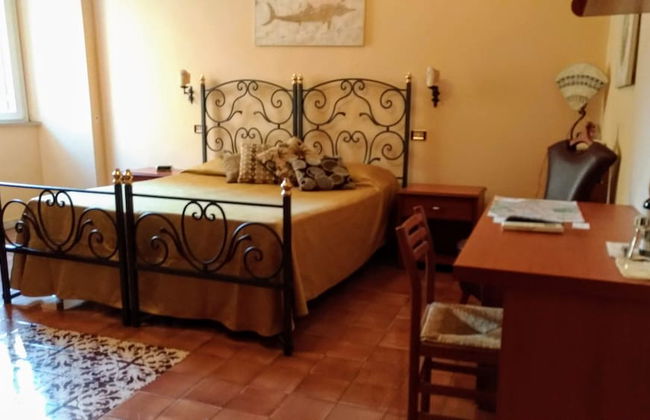 Nicolas Inn - Photo 7