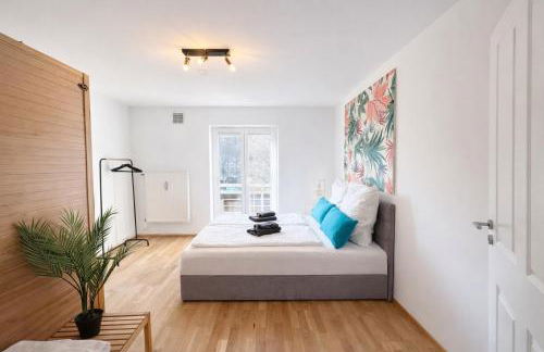 KATIES Apartments bei Regensburg - 3 Zimmer, 6 Personen, Infrarot-Sauna, Disney Plus, Balkon, Grill & Parkplatz - Foto 15