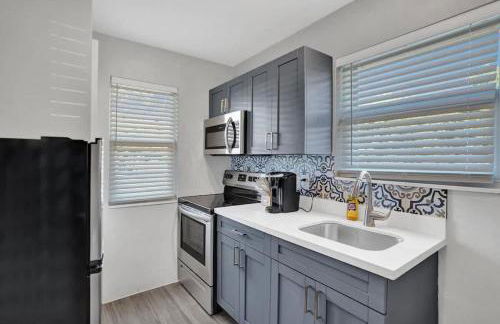 Rustic Retreats Spacious 1BR For 4 guests In The Heart of Fort Lauderdale - Foto 6