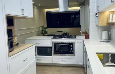 Apto espaçoso, moderno e confortável há 10 min do Moto GP e 7 min do Shooping Flamboyant - Foto 14