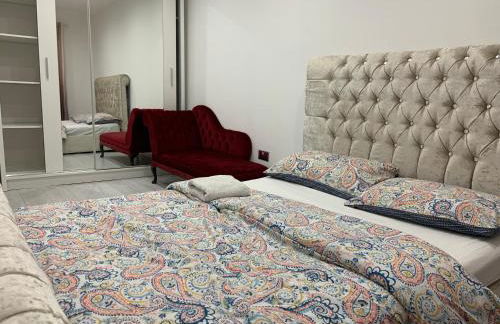 Nicely furnished 2 Bedroom Property Independent with Parking - Foto 44