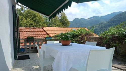 Low-mountain house with terrace and garden, near Lake Maggiore - Foto 2