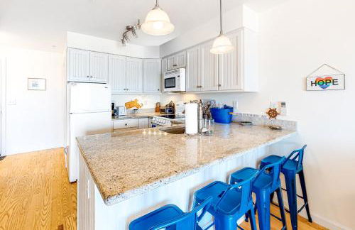 Nautical Haven at Seaside - Photo 7