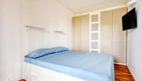 GiaxTower Gym Spa & Pool Romantic Pool View - Photo 5, wardrobe