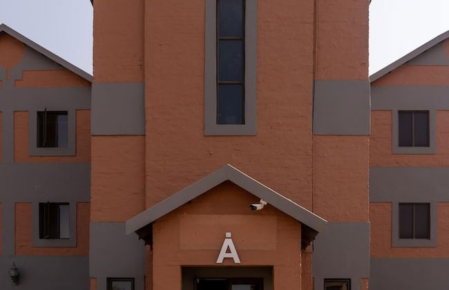 Best Overnight With Free Wifi Modern and Private - Photo 10