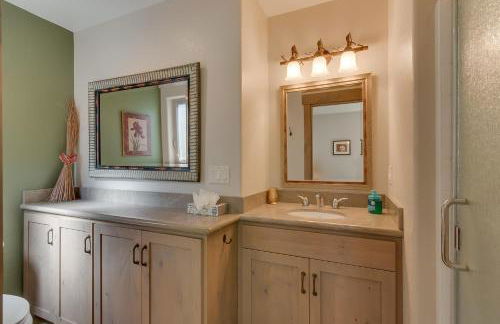 High Sierra at Dollar Point - Private Hot Tub, Close to Ski Resorts, Pet Friendly! - Foto 16