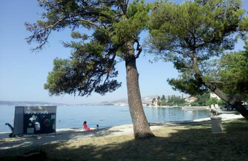 Old school apartment - Photo 36