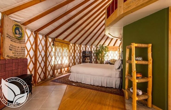 Strawhouse Resorts - Photo 18